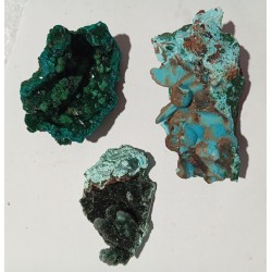 lot de 3 pieces 2 hémimorphite et 1 dioptase du congo